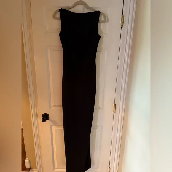 Sophisticated Black Maxi Dress - Picture 4 of 6
